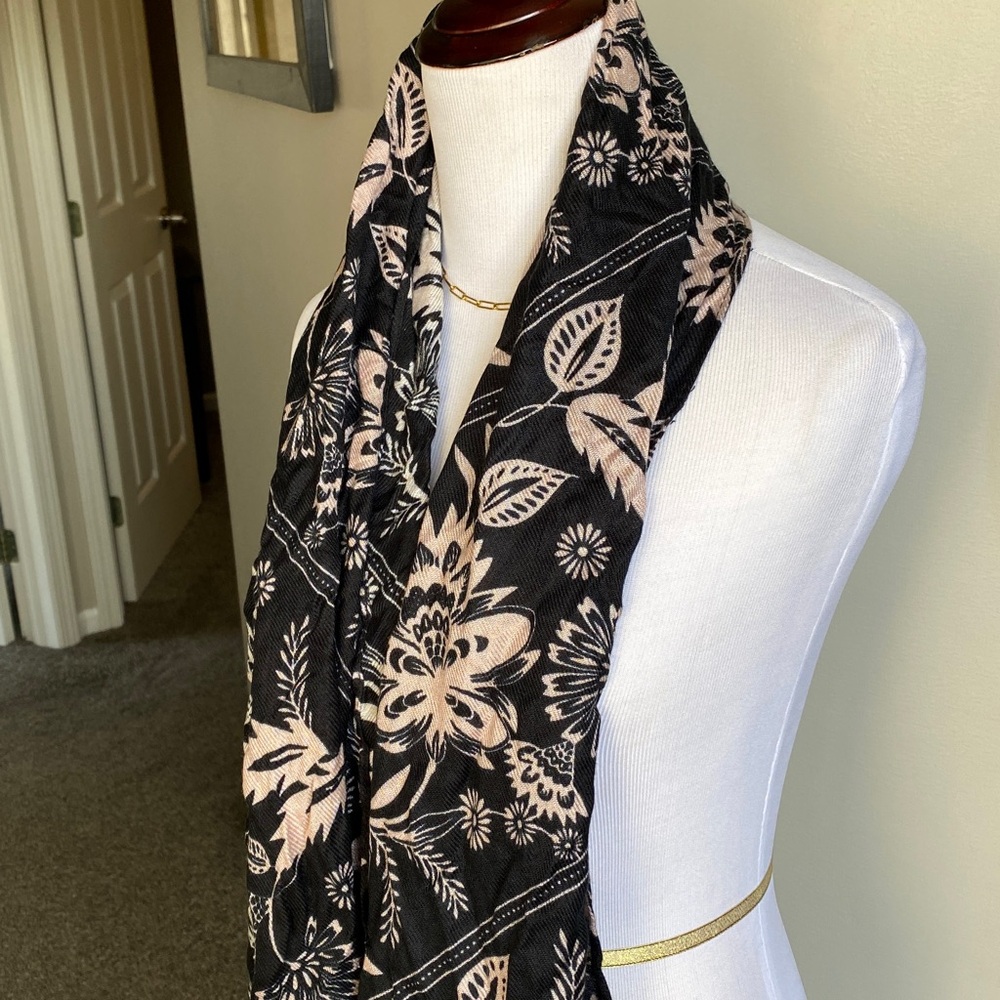 LIZ Pretty Floral Scarf Sarong Shawl in Black & Pale Pink~ Large Beach Wrap NWT!